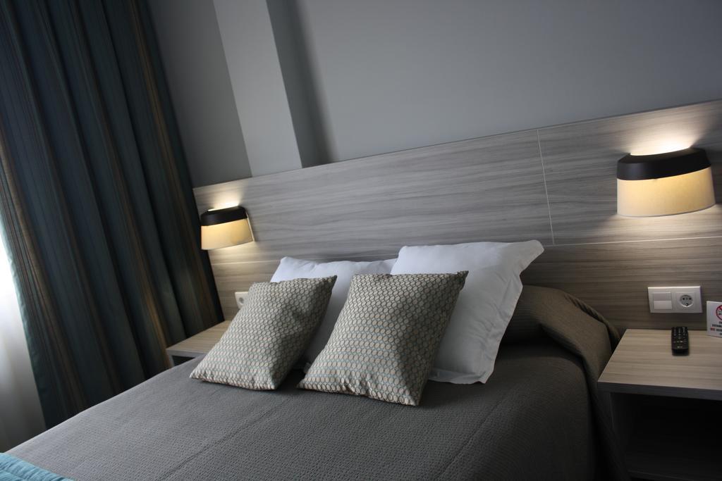 Hotel กอมบาร์โร ห้อง รูปภาพ
