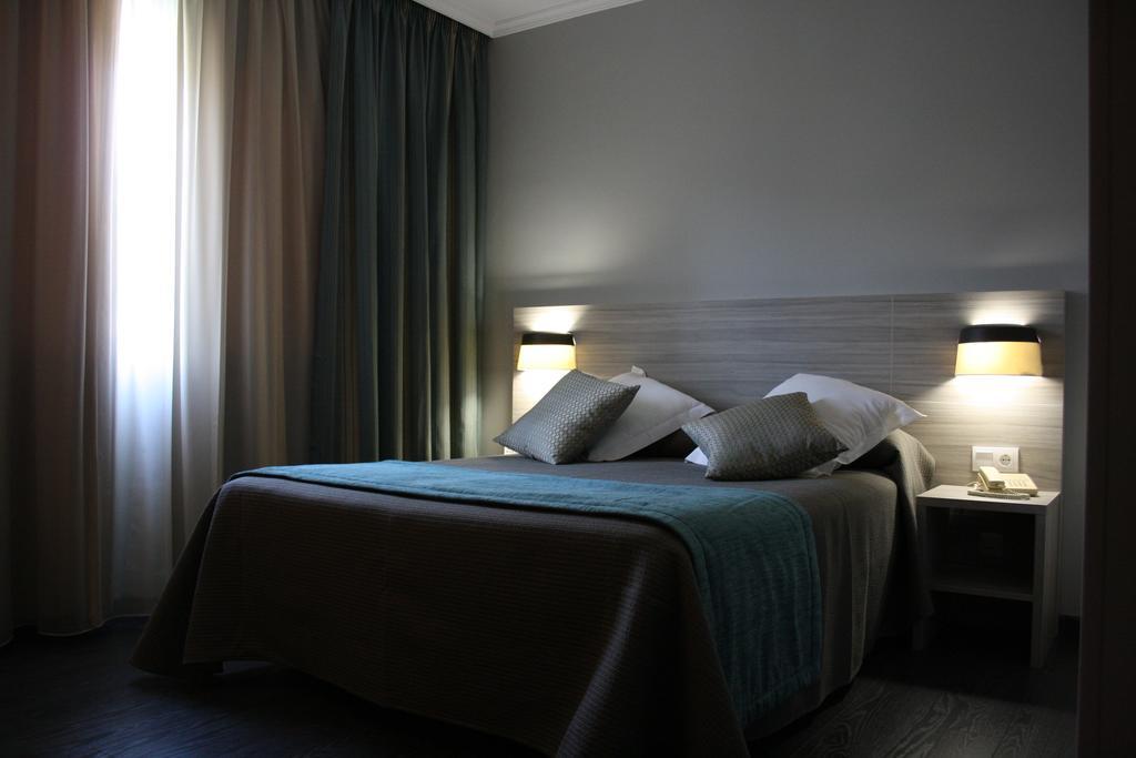 Hotel กอมบาร์โร ห้อง รูปภาพ