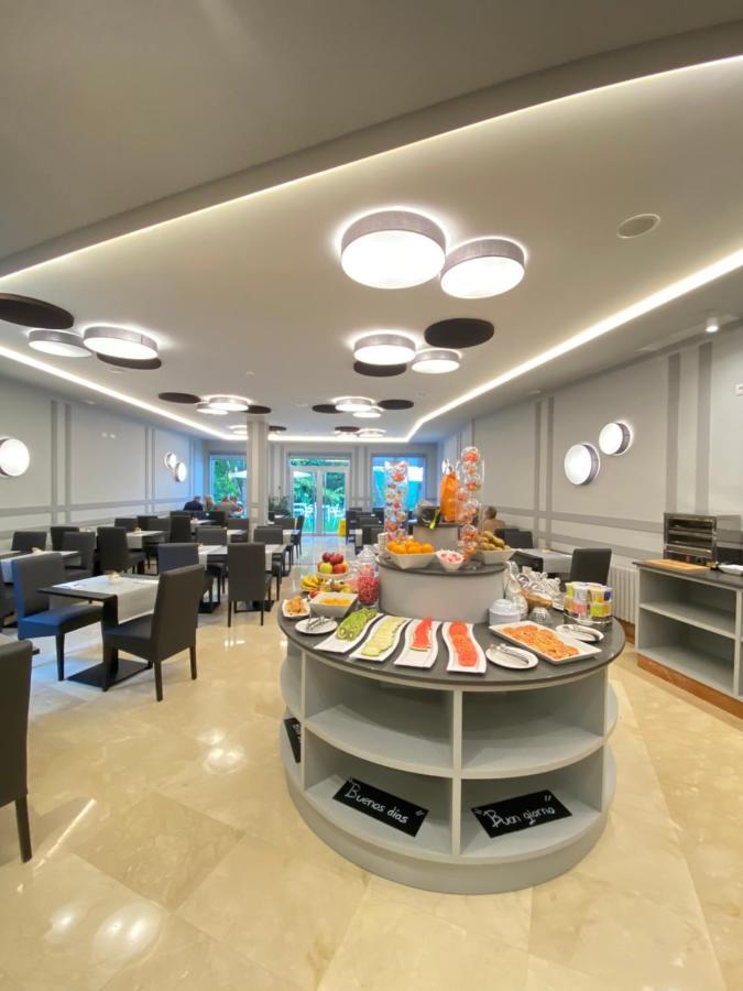 Hotel กอมบาร์โร ภายนอก รูปภาพ