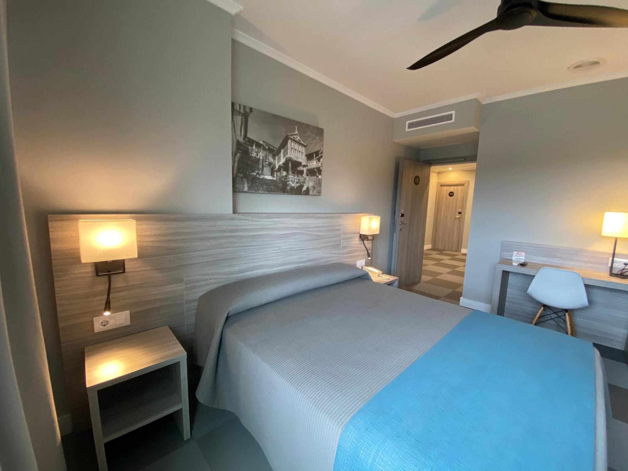 Hotel กอมบาร์โร ภายนอก รูปภาพ
