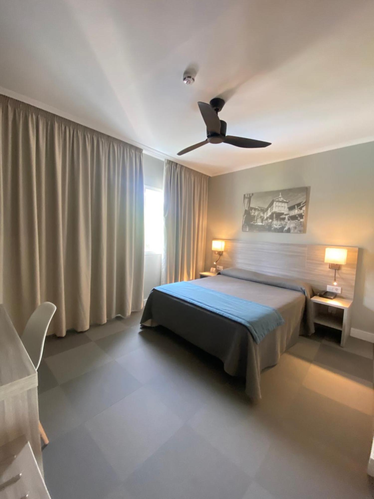 Hotel กอมบาร์โร ภายนอก รูปภาพ